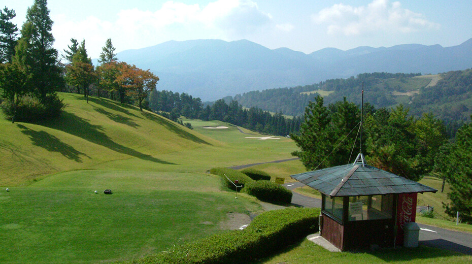 OUT7番　城島高原パークを左に、やや打ち下ろしのミドルホール。